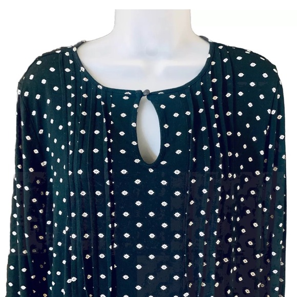 J. Jill Wearever Womens Petite MP Tunic Top Black Daisy Pintuck Stretch Keyhole - Picture 2 of 12